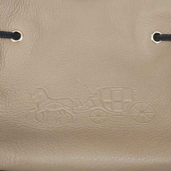 Coach Convertible Strap Tan Shoulder Bag. - Picture 4 of 14
